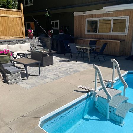 Bright Poolside Walkout Two Bedroom Basement Suite In The Okanagan Penticton Eksteriør billede