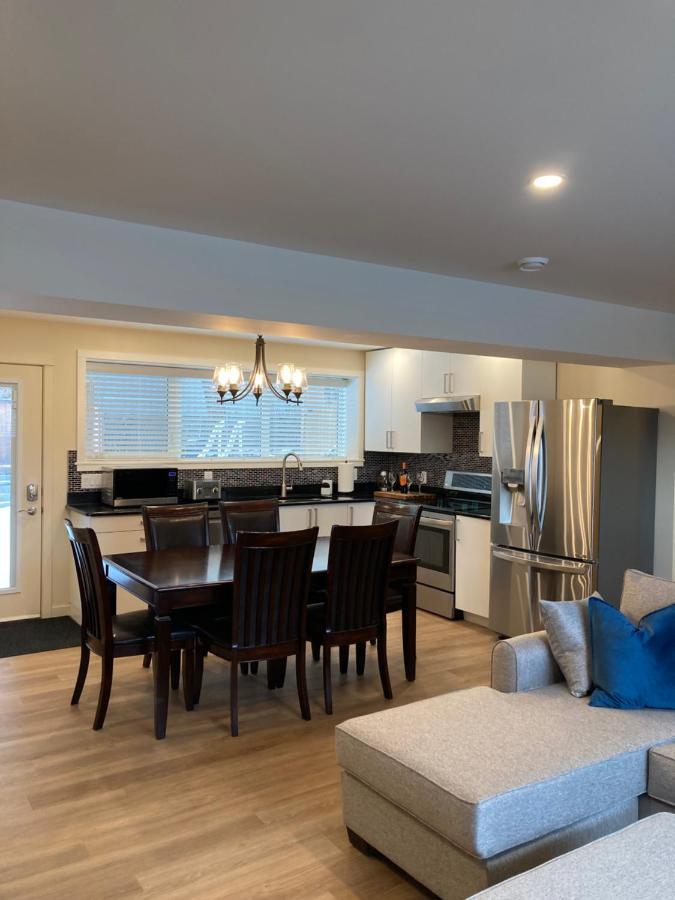 Bright Poolside Walkout Two Bedroom Basement Suite In The Okanagan Penticton Eksteriør billede