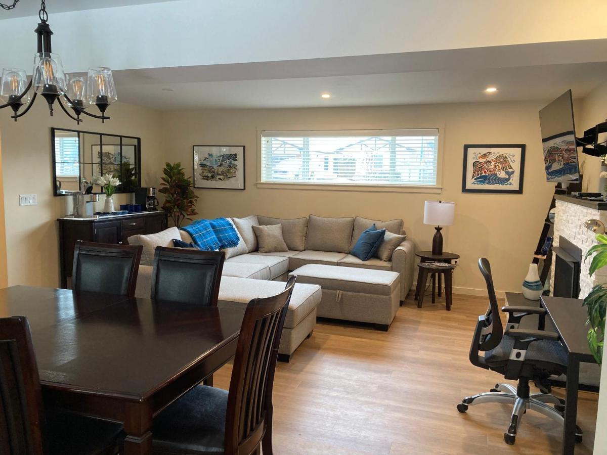 Bright Poolside Walkout Two Bedroom Basement Suite In The Okanagan Penticton Eksteriør billede