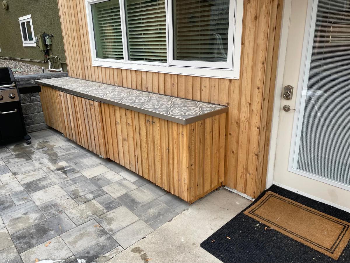 Bright Poolside Walkout Two Bedroom Basement Suite In The Okanagan Penticton Eksteriør billede