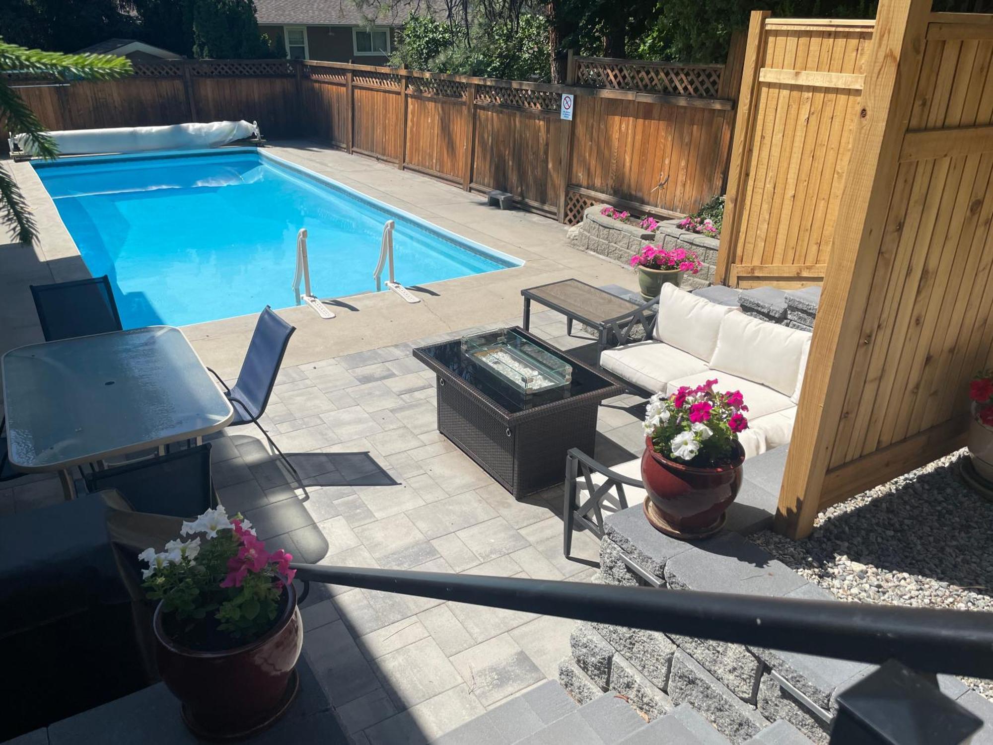Bright Poolside Walkout Two Bedroom Basement Suite In The Okanagan Penticton Eksteriør billede
